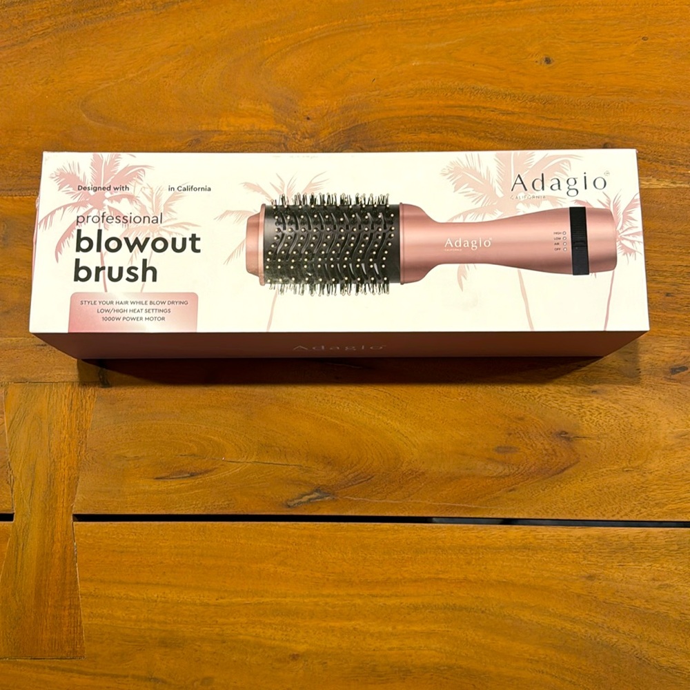 Adagio Blowout Styling Brush. New in box. Never used.